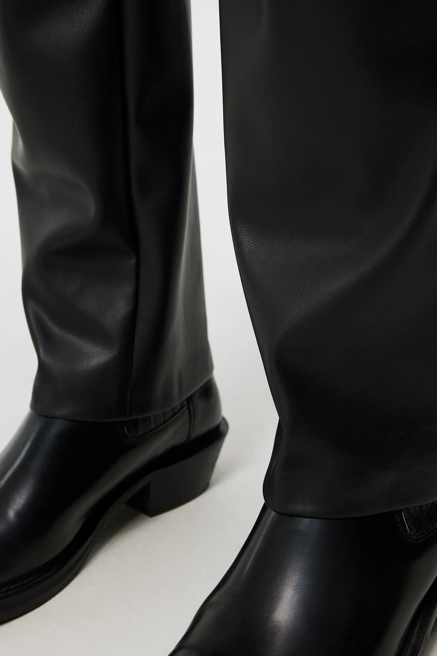 Garcia Leather Pants / Black