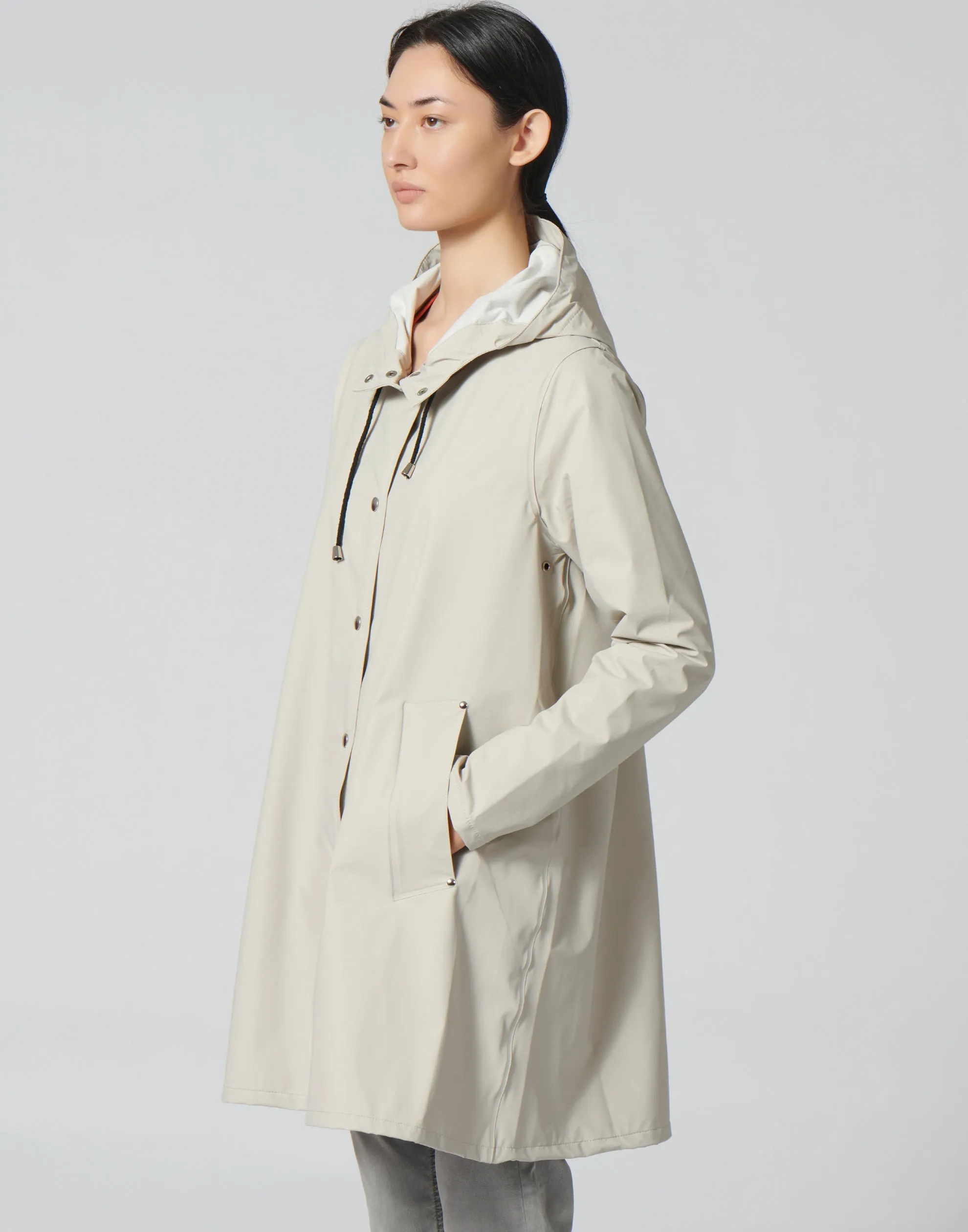 Light Sand Lightweight Moseback Raincoat